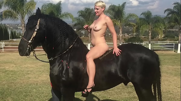 Naked in horse