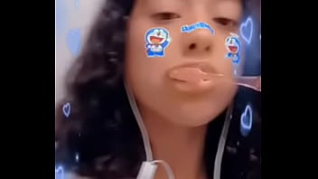 Novinha flagrada nua mostrando tudo em poses safadas